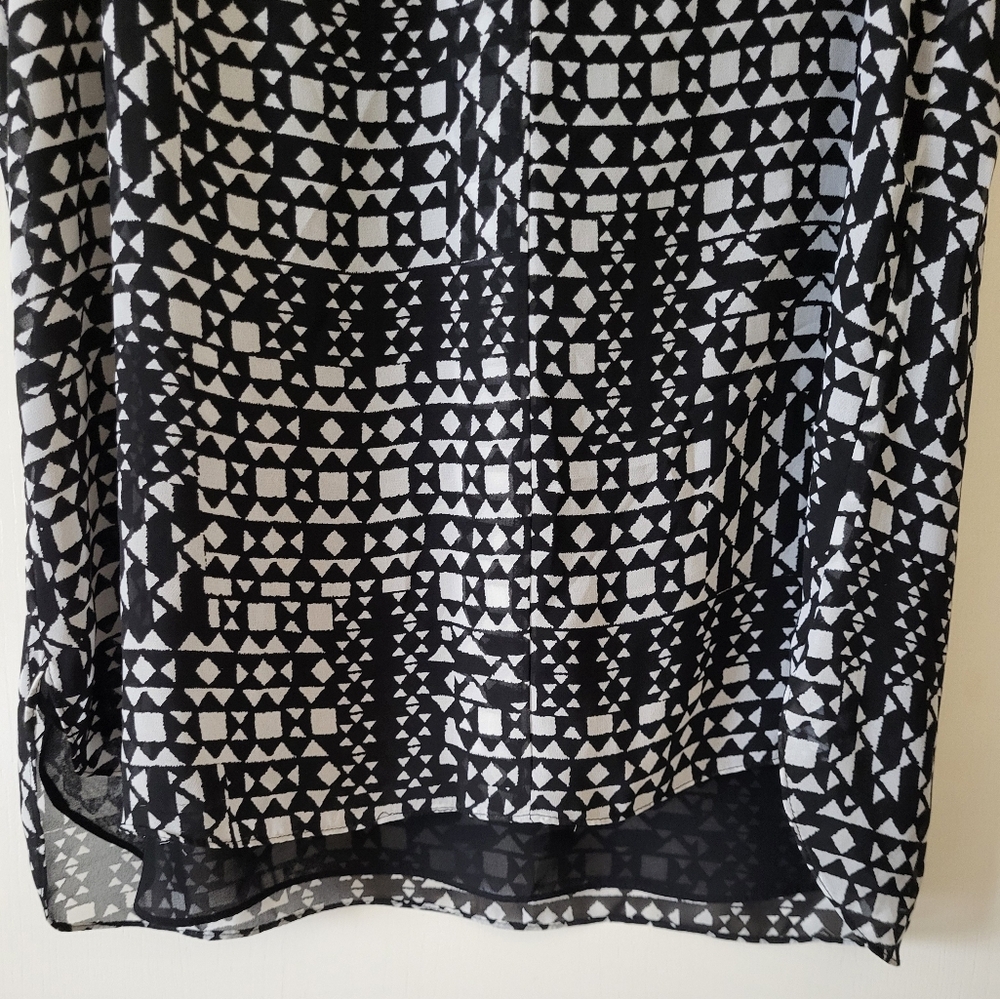 VINCE CAMUTO Geometric Black and White Sleeveless Top Size Large - Picture 3 of 4